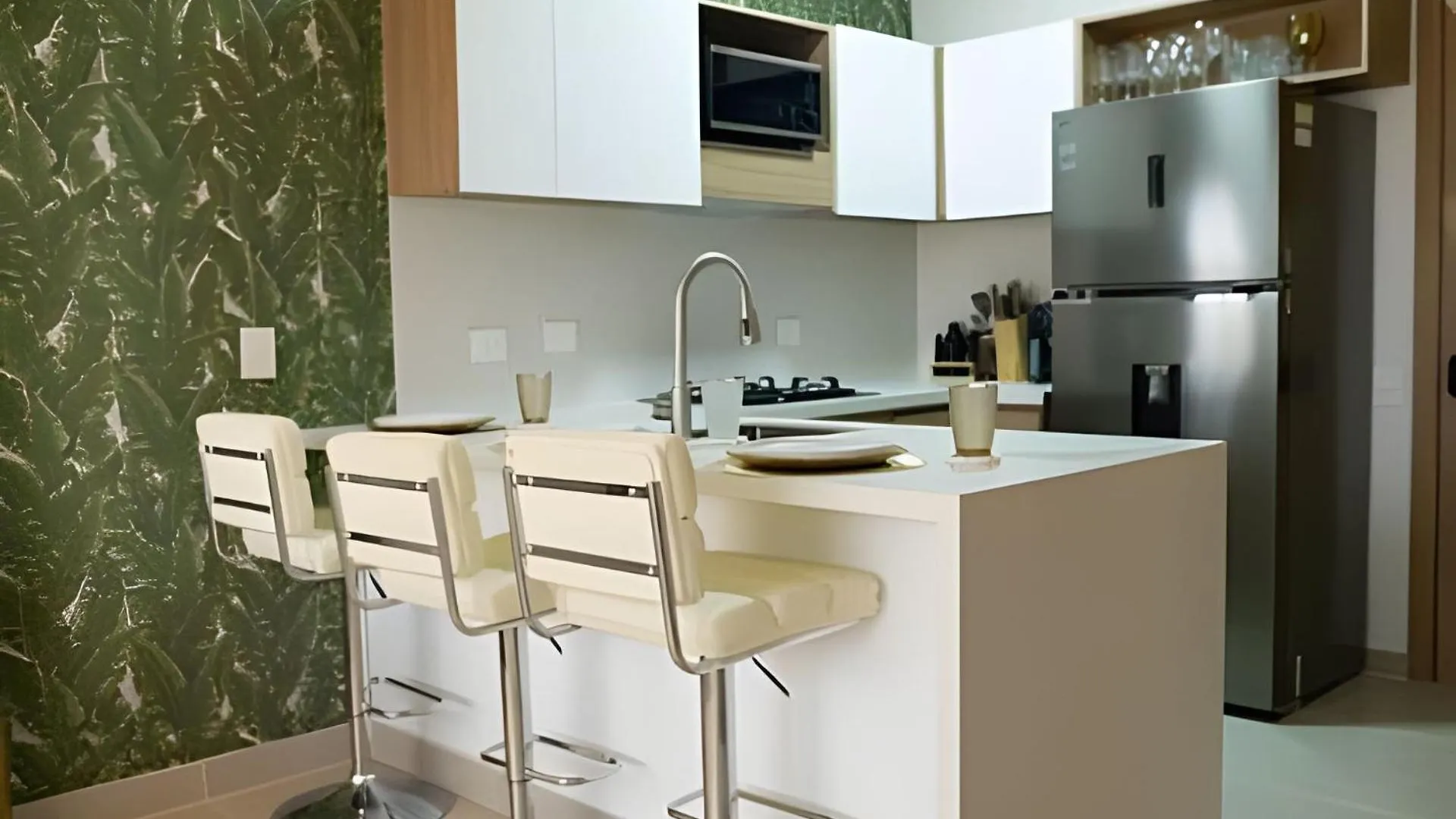Apartamento Con Jacuzzi En Baia Kristal Cartagena