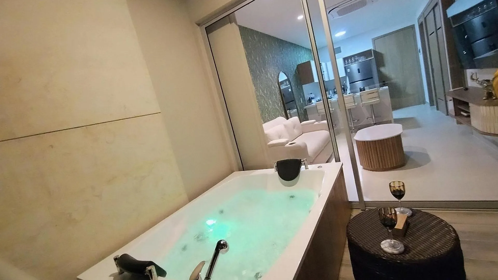 Apartamento Con Jacuzzi En Baia Kristal Cartagena Lejlighed