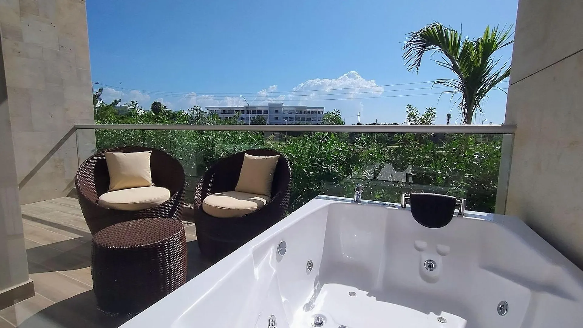 Apartamento Con Jacuzzi En Baia Kristal Cartagena 0*,