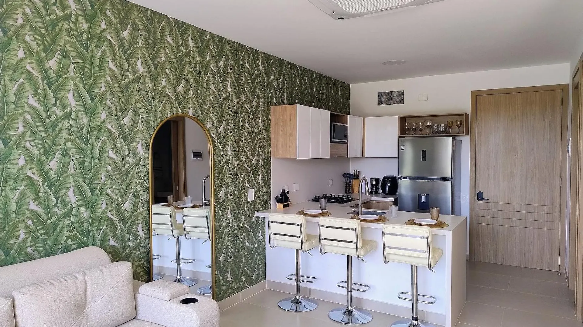 Apartamento Con Jacuzzi En Baia Kristal Cartagena